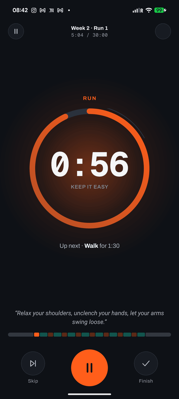 The Strides run screen: a countdown ring showing a one-minute run interval.